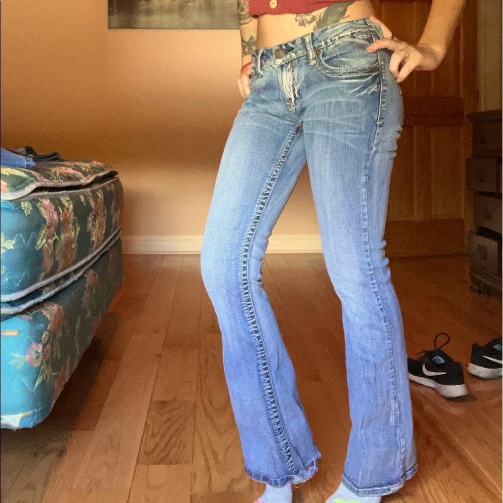 Short waist, washed out jeans